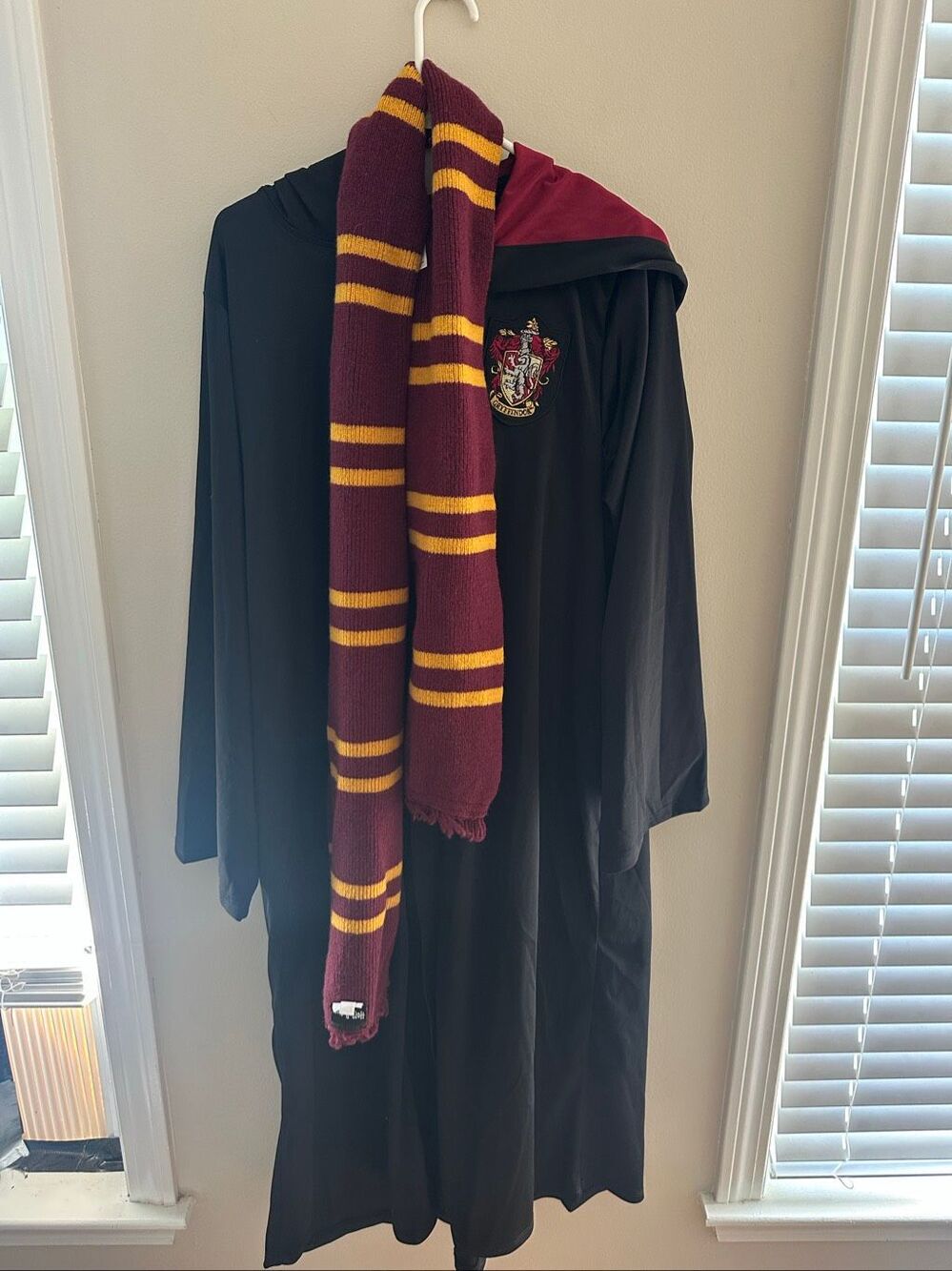 Harry Potter Gryffindor Robe Scarf Halloween Costume Youth large